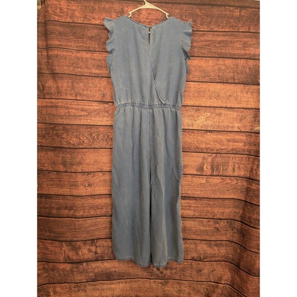 OLD NAVY Womens Crop Blue Chambray Flutter Sleeves Jumper Jumpsuit Romper Sz M - Picture 3 of 6